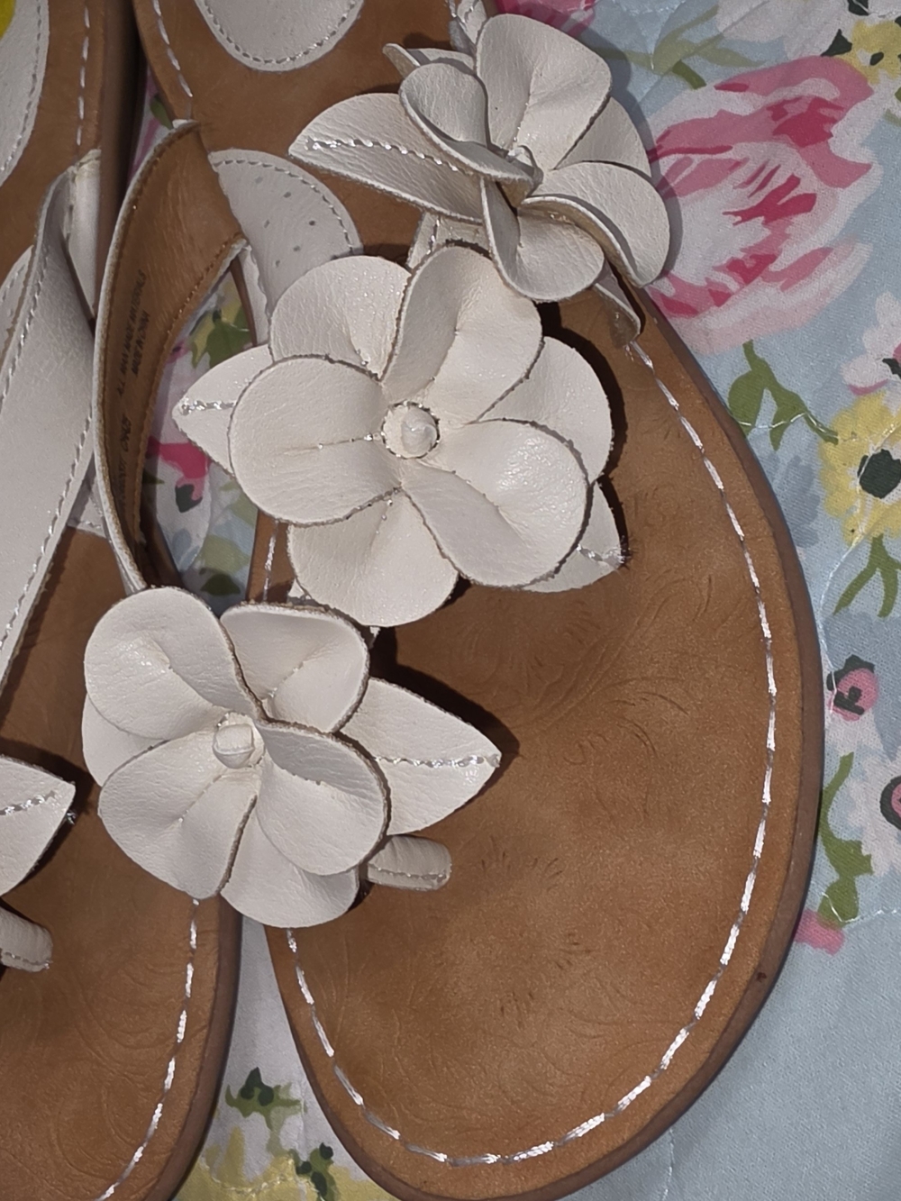 Women’s Floral Thong Sandals - White - Picture 2 of 3